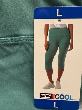32 Degrees Cool Aqua Cropped Leggings L, XL NWT